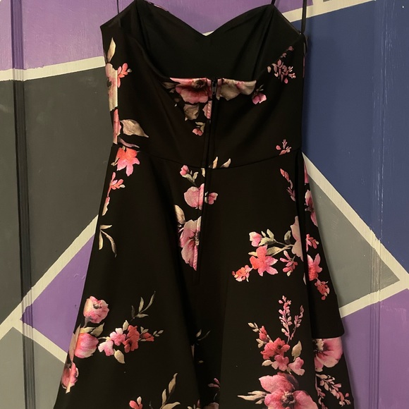 Mini Dress. Worn Once to Homecoming. Size 3/4. Black with pink florals. - Picture 3 of 3